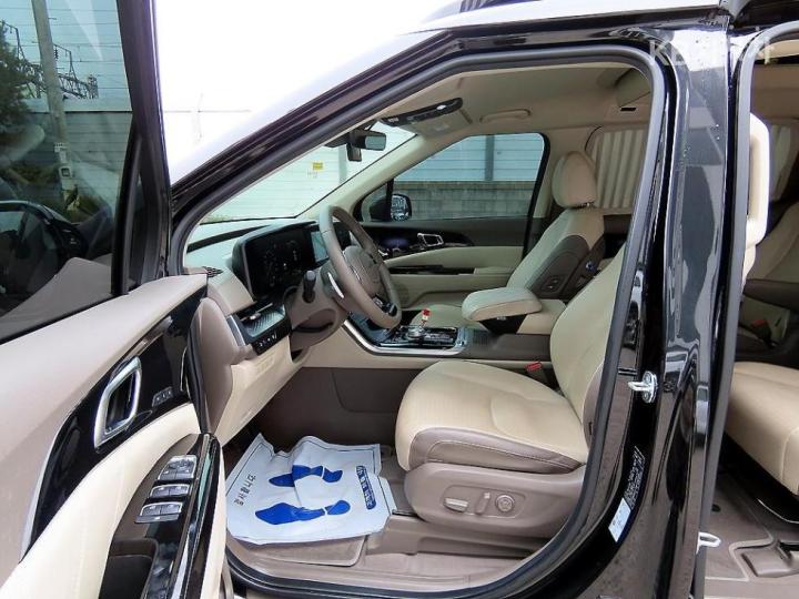 Kia Carnival High Limousine G3.5 GDI Signature 6