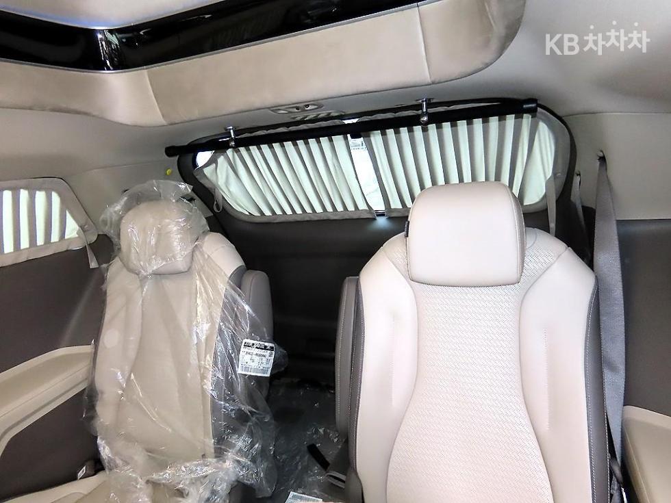 2023 - kia carnival