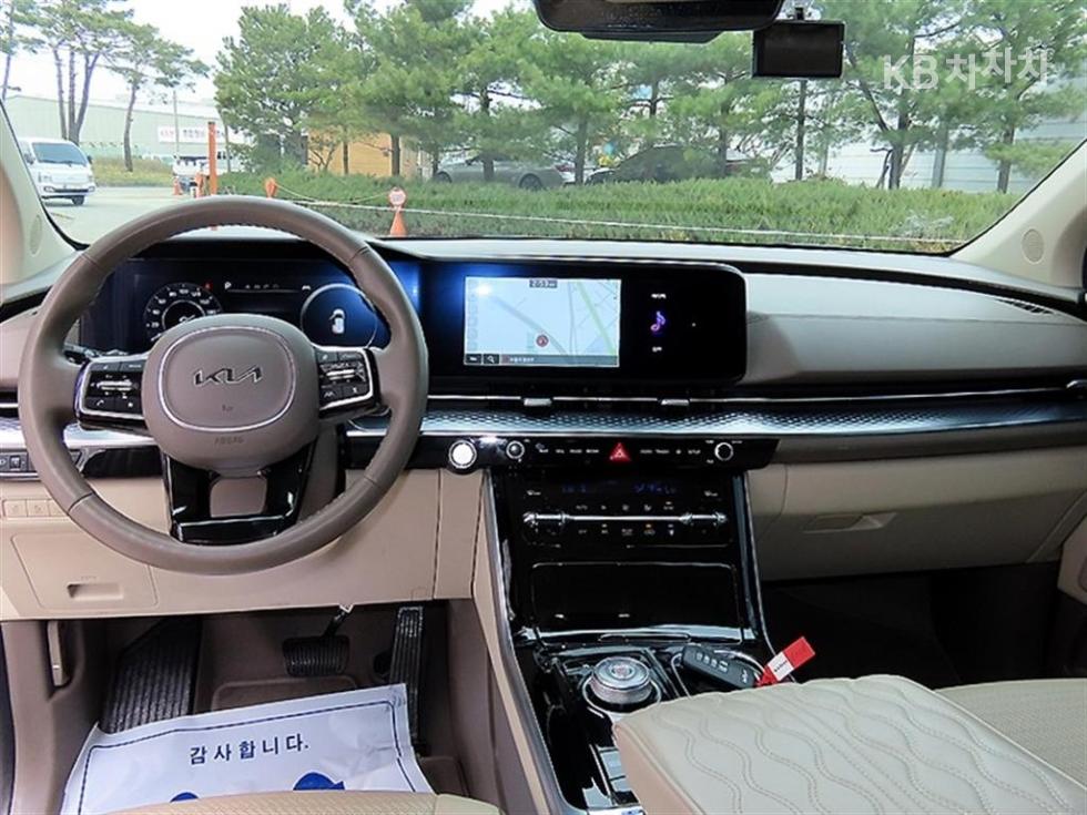 2023 - kia carnival