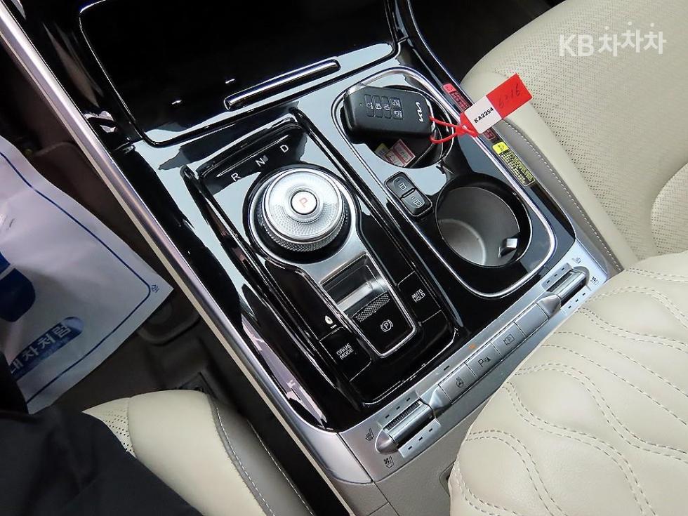 2023 - kia carnival