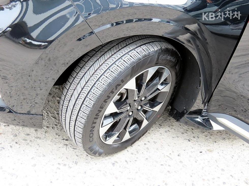 2023 - kia carnival