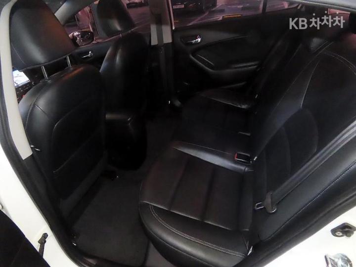 Kia K3 Prestige 8