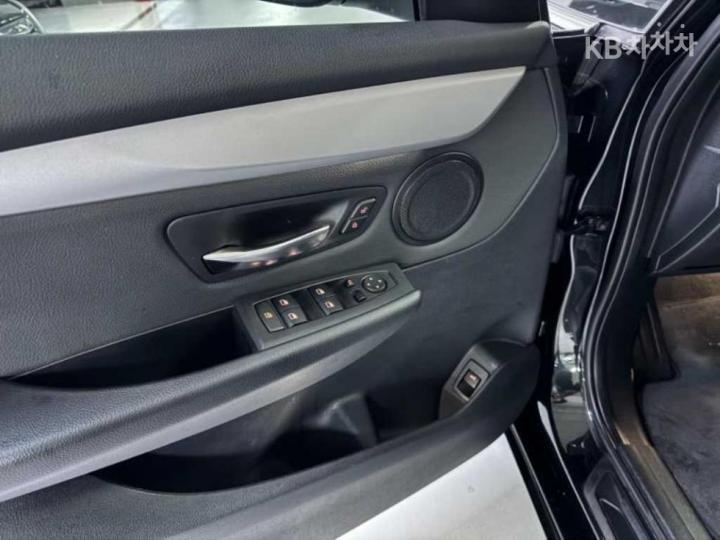 BMW 2 Series Active Tourer F45 Joy 7