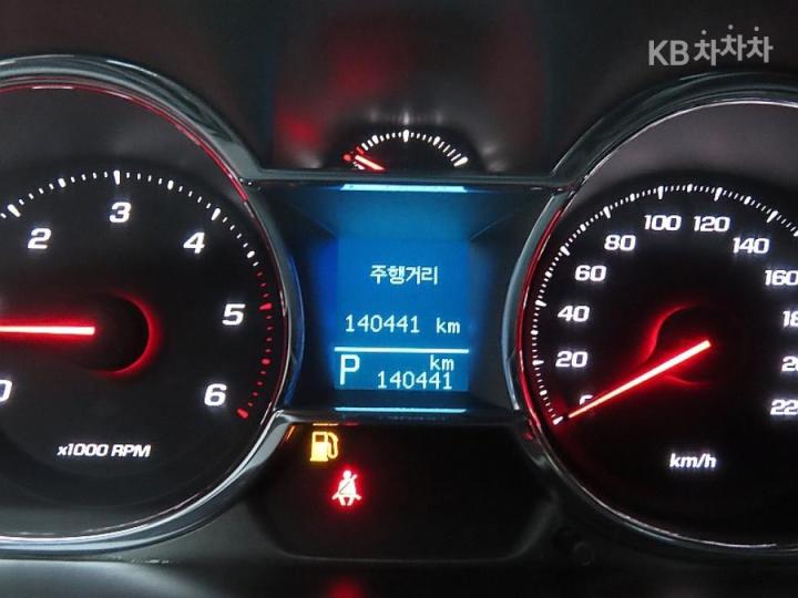 Chevrolet Captiva 2WD LT 9