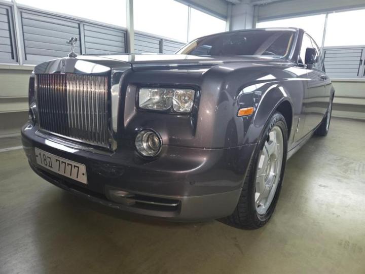 Rolls Royce Phantom 6.7 V12