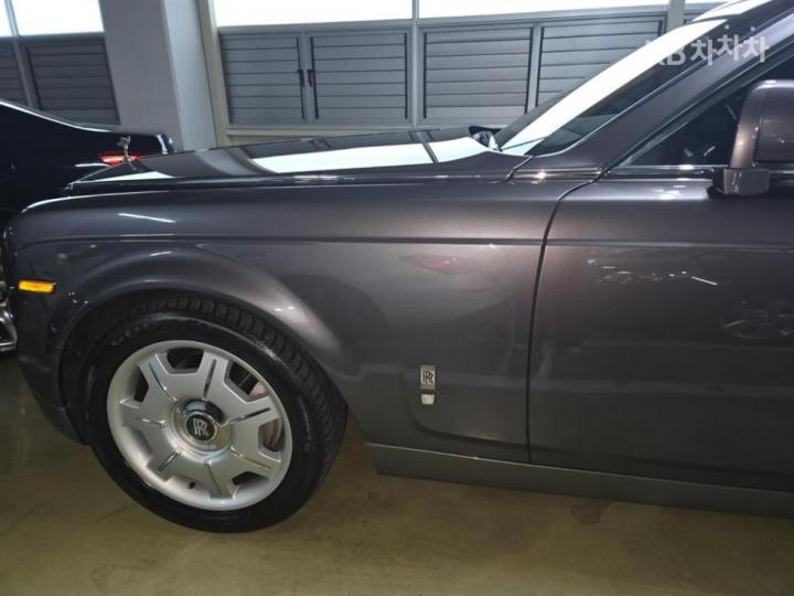 Rolls Royce Phantom 6.7 V12 3