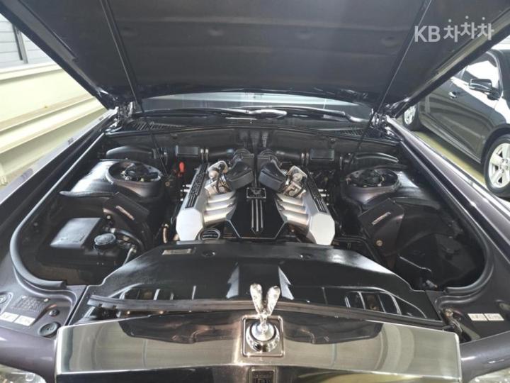 Rolls Royce Phantom 6.7 V12 5