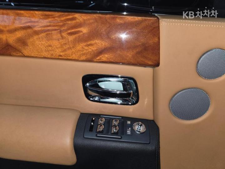 Rolls Royce Phantom 6.7 V12 6