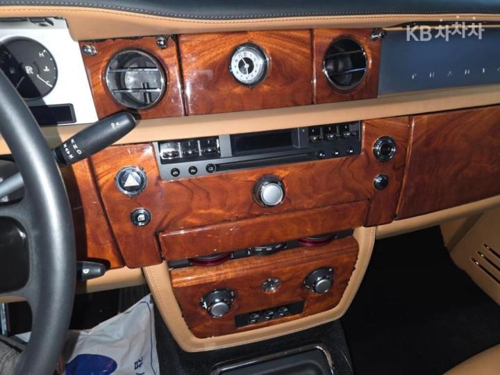 Rolls Royce Phantom 6.7 V12 9