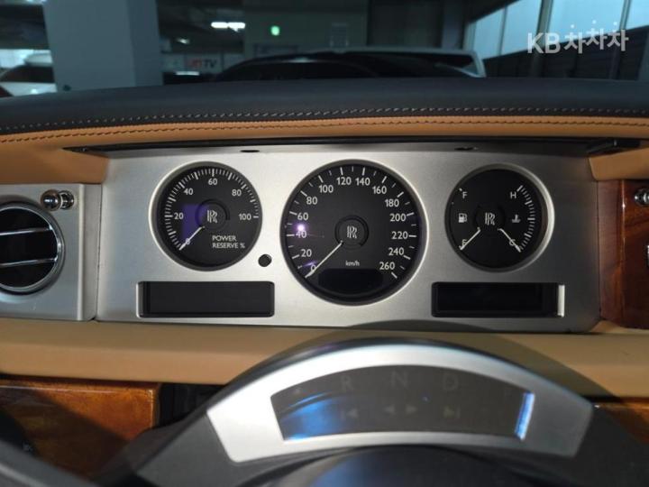 Rolls Royce Phantom 6.7 V12 10