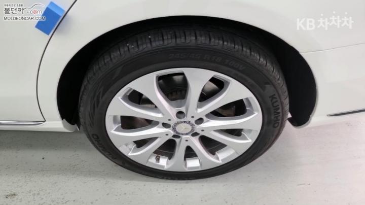 Mercedes-Benz E-Class W213 E300 4Matic Exclusive 7