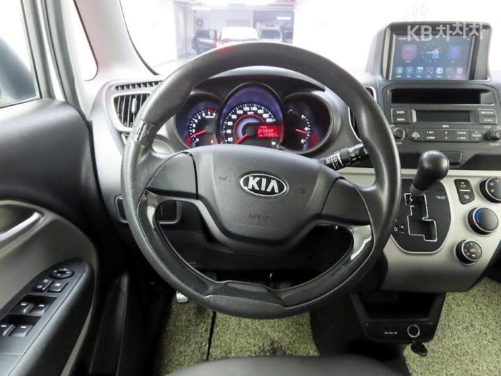 Kia Ray 1.0 Gasoline Deluxe 8