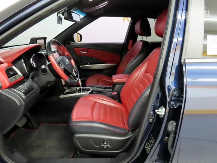 KG Mobility (Ssangyong) Tivoli Gasoline LX Base Type 6