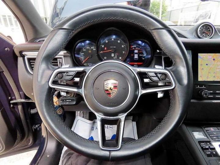 Porsche Macan 2.0 9
