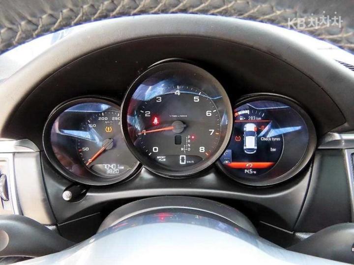 Porsche Macan 2.0 10