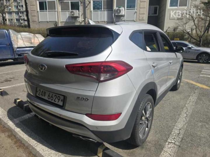 Hyundai Tucson Diesel e-VGT R 2.0 2WD Modern 4