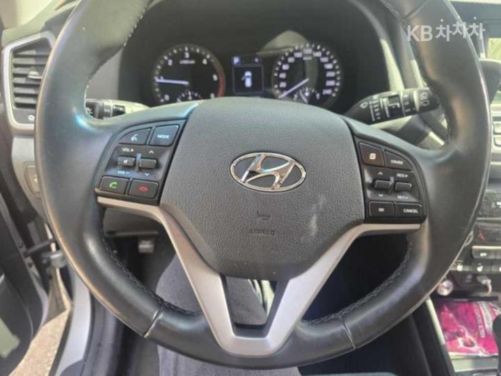 Hyundai Tucson Diesel e-VGT R 2.0 2WD Modern 9