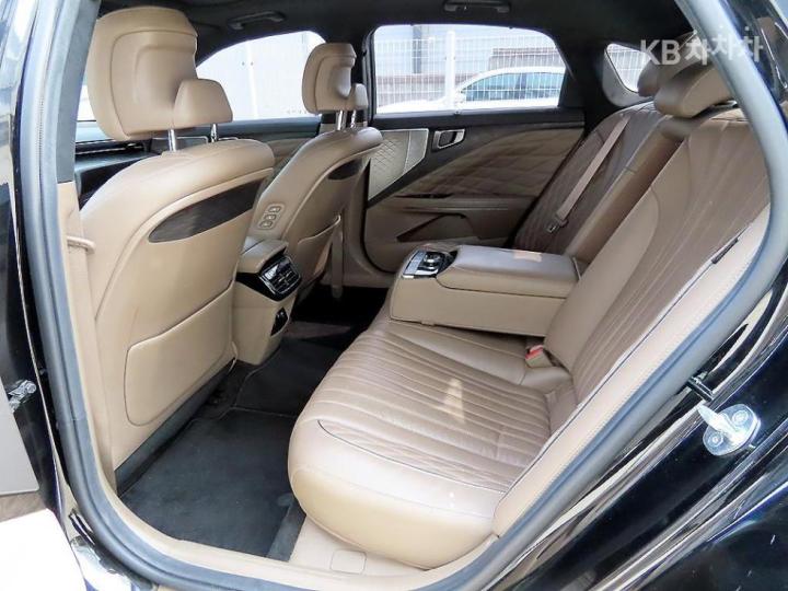 Kia K8 2.5 Gasoline Signature 7