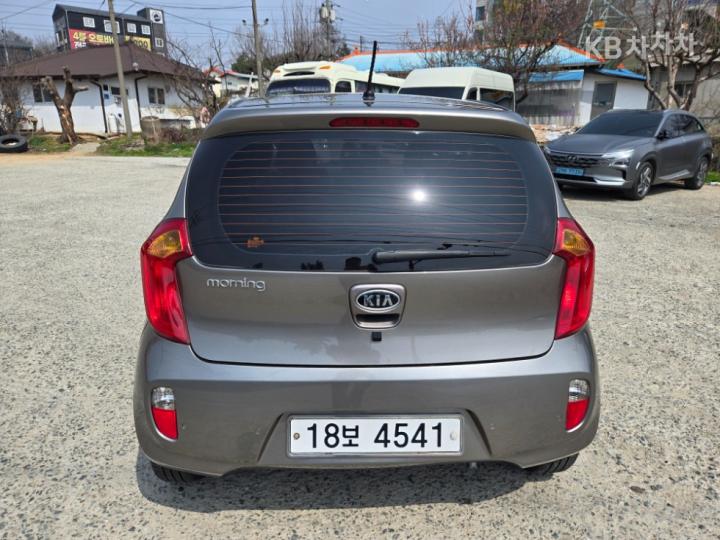 Kia Morning Deluxe Special 4