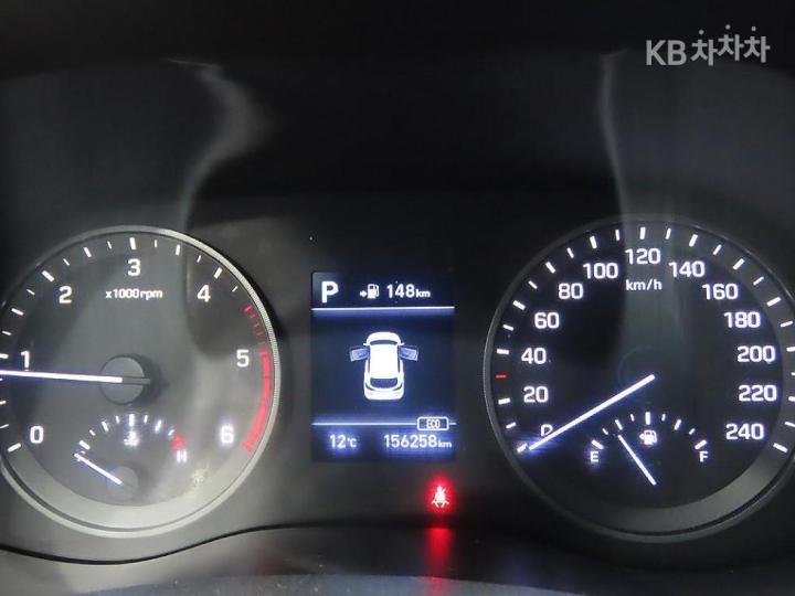 Hyundai Tucson Diesel e-VGT R 1.6 2WD Modern 7