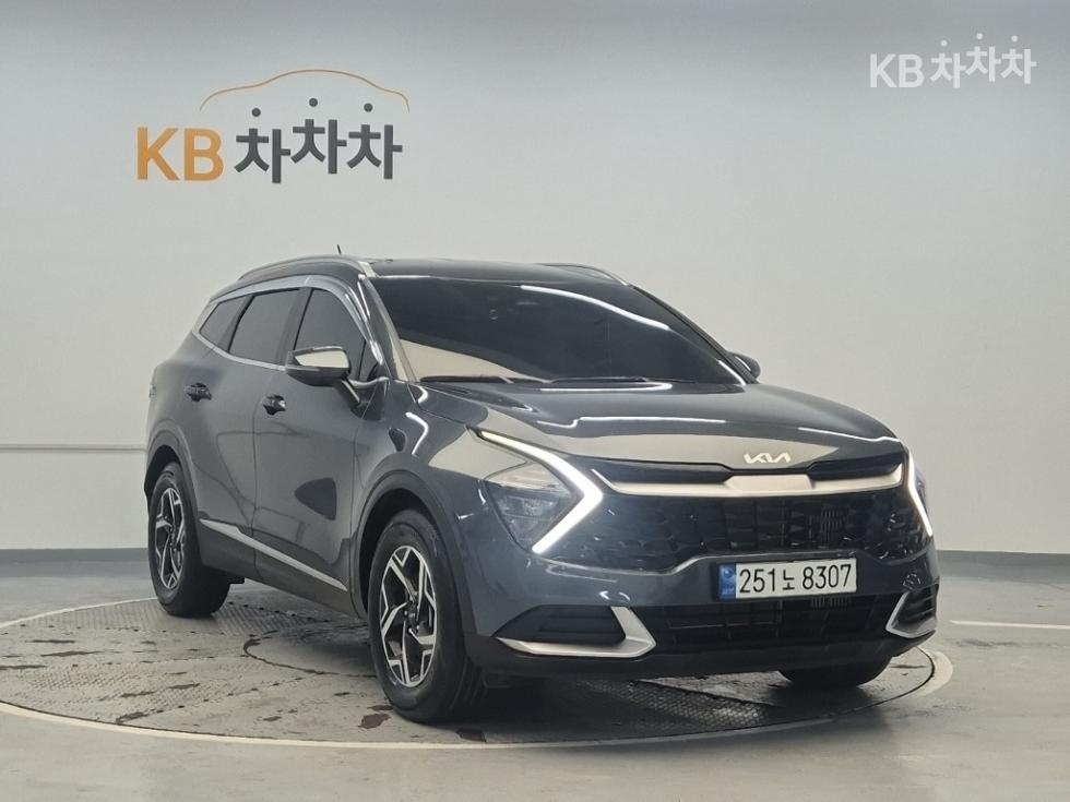 2022 - kia sportage