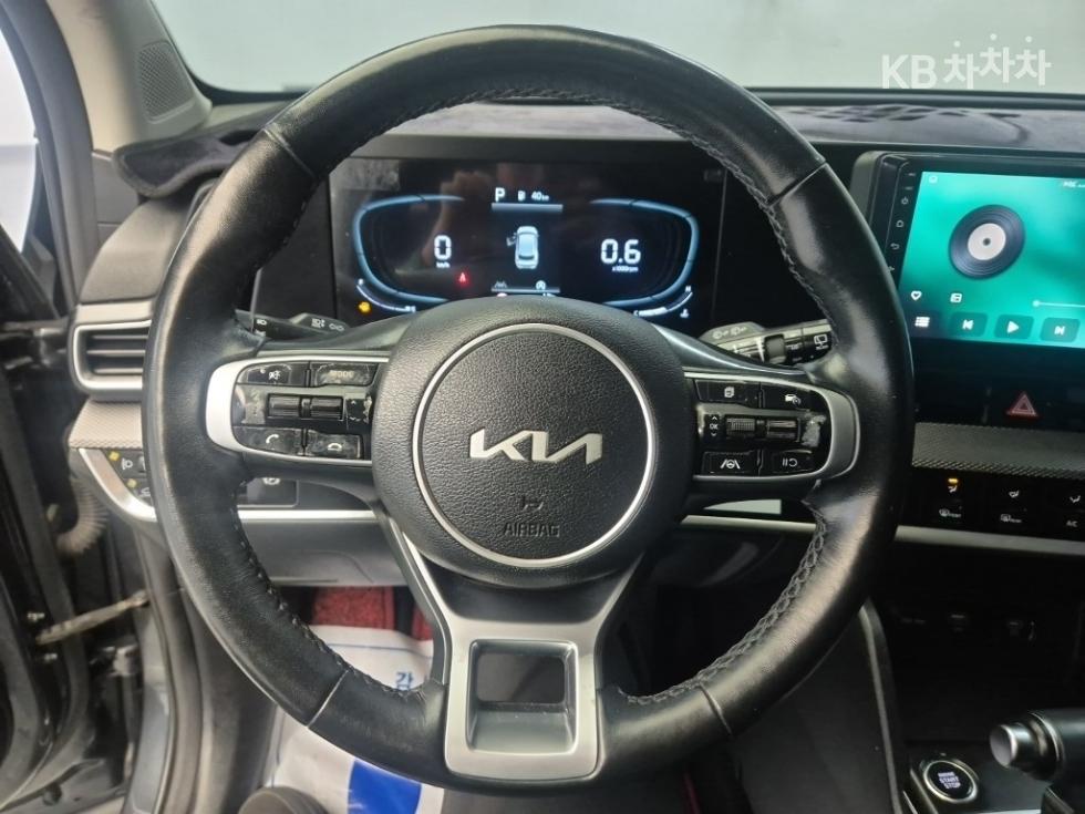 2022 - kia sportage