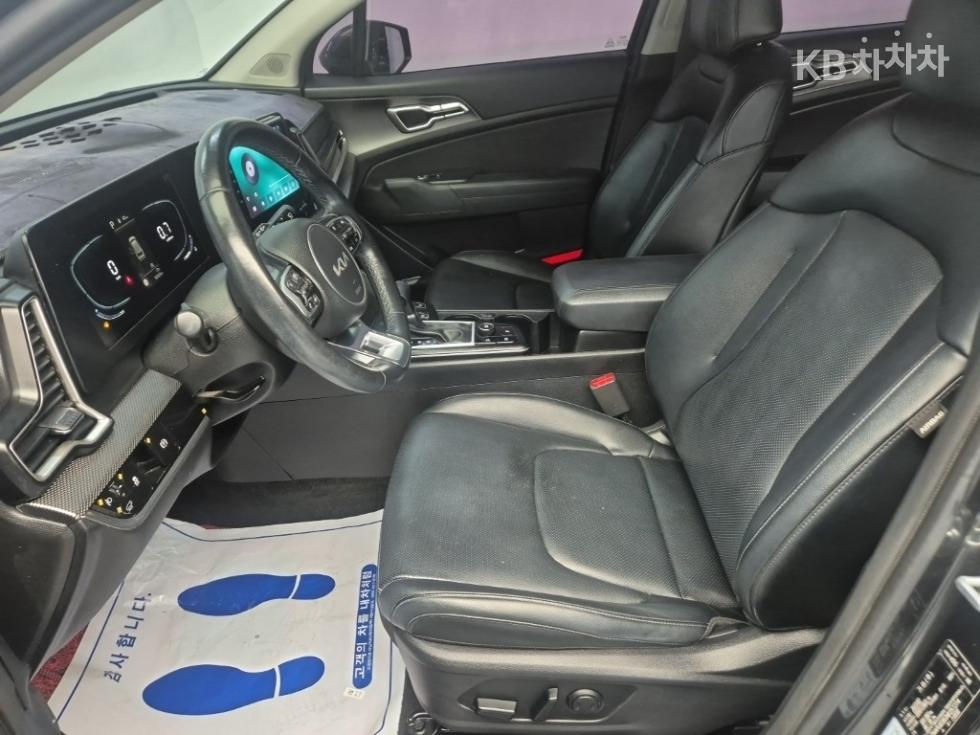 2022 - kia sportage