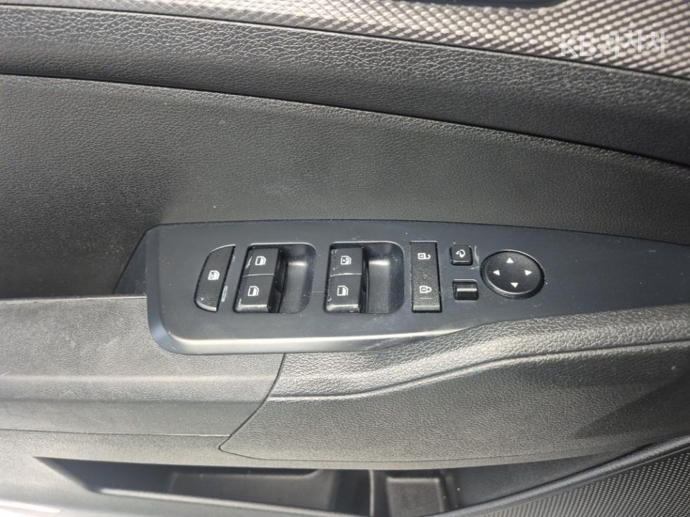 2022 - kia sportage