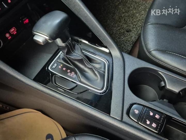 Kia Niro 1.6 Prestige 9