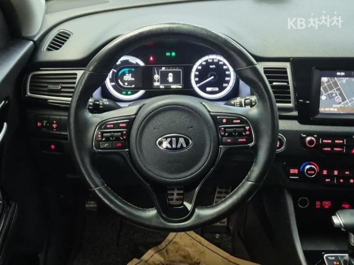 Kia Niro 1.6 Prestige 10