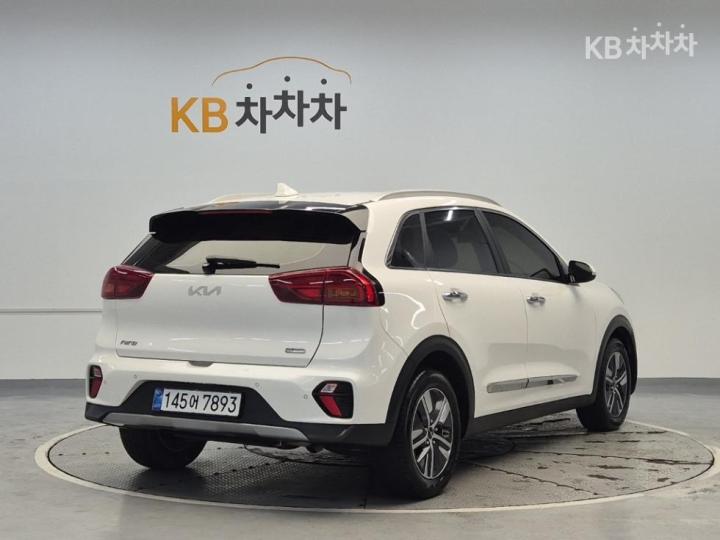 Kia Niro 1.6 HEV Prestige 4