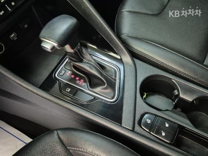 Kia Niro 1.6 HEV Prestige 9