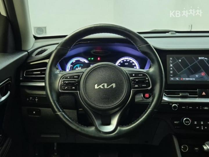 Kia Niro 1.6 HEV Prestige 10