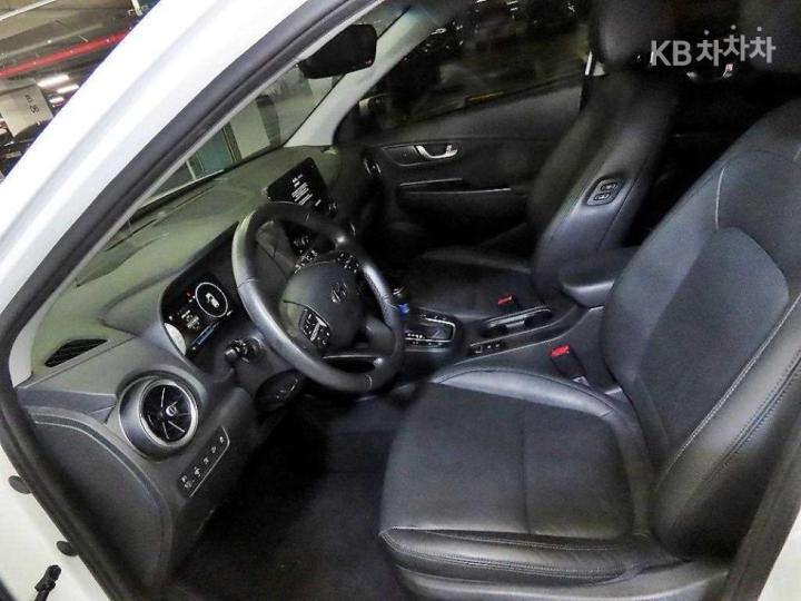 Hyundai Kona 1.6 Gasoline Turbo 4WD Inspiration 7