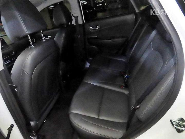 Hyundai Kona 1.6 Gasoline Turbo 4WD Inspiration 8