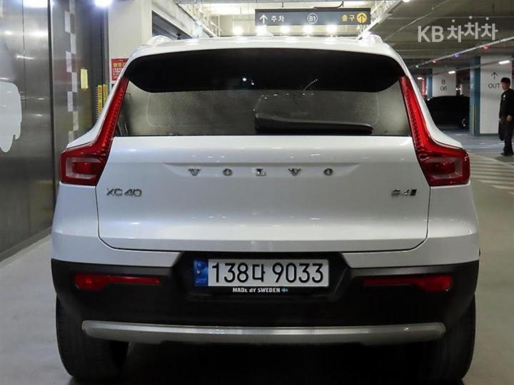 Volvo XC40 B4 AWD Inscription 6
