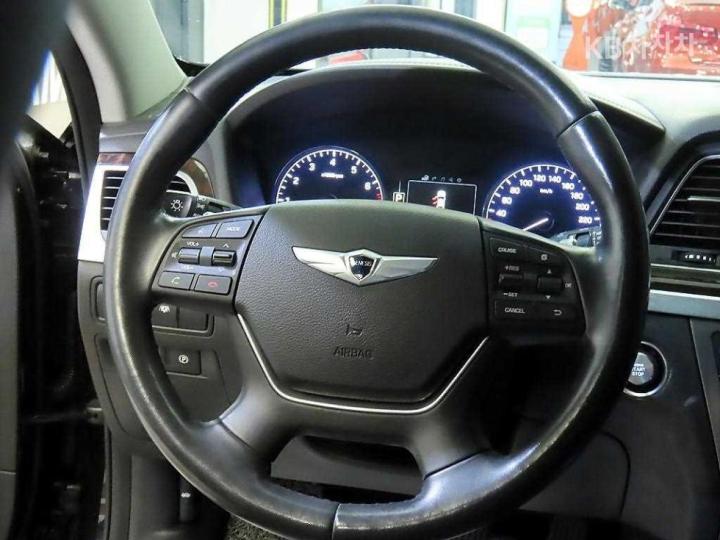 Hyundai Genesis DH G330 Premium AWD 9