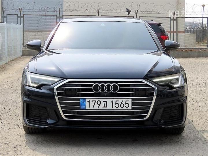 Audi A6 C8 45 TFSI Premium 2