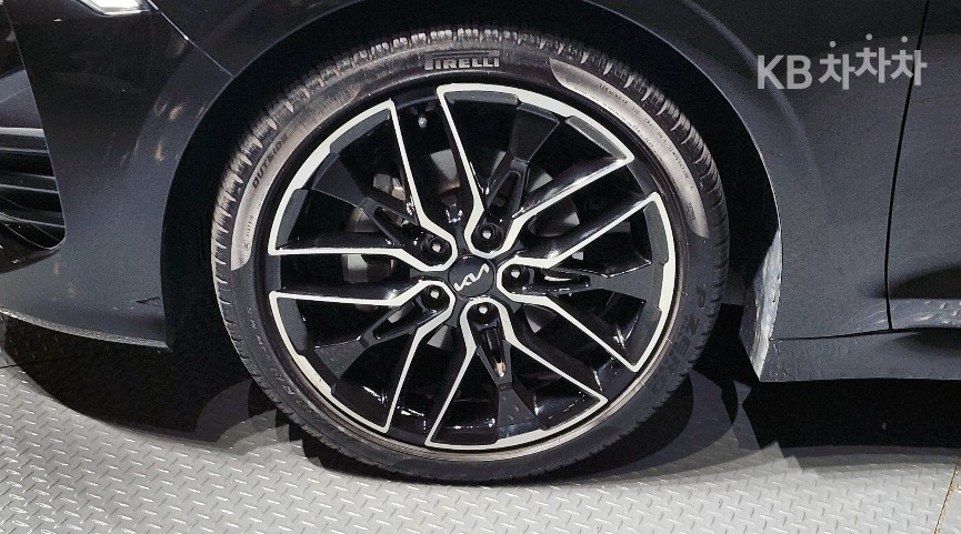 2023 - kia k5