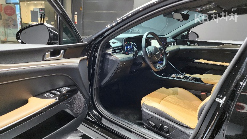 2023 - kia k5