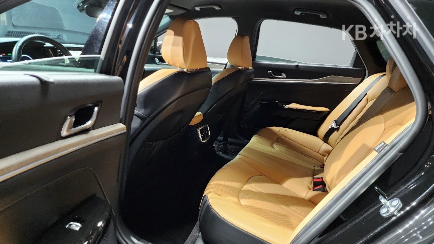 2023 - kia k5