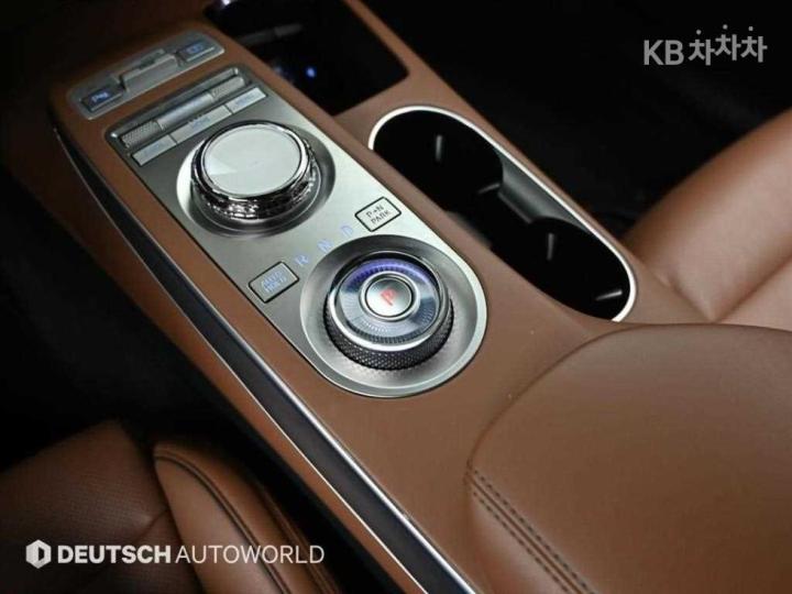 Genesis GV70 Gasoline 2.5T AWD 10