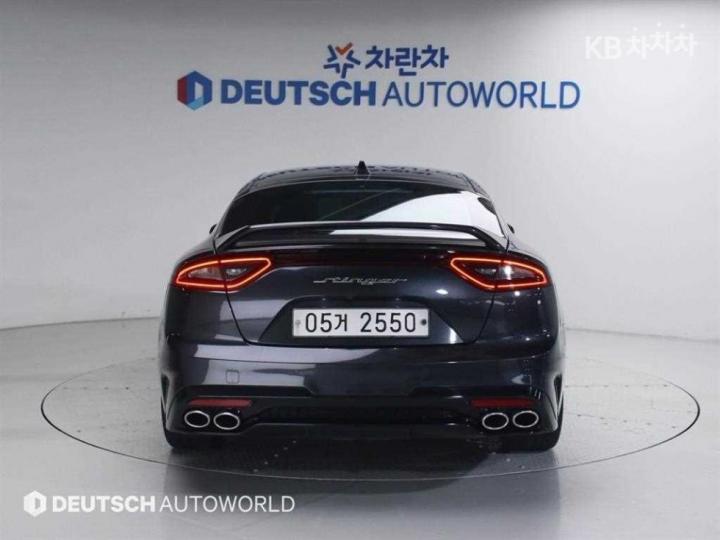 Kia Stinger 3.3 Turbo 2WD GT 5