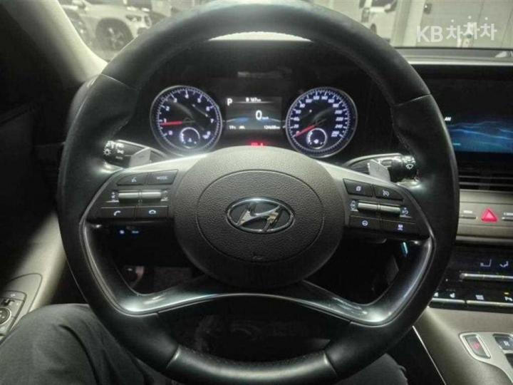 Hyundai Grandeur 2.5 Premium Choice 8