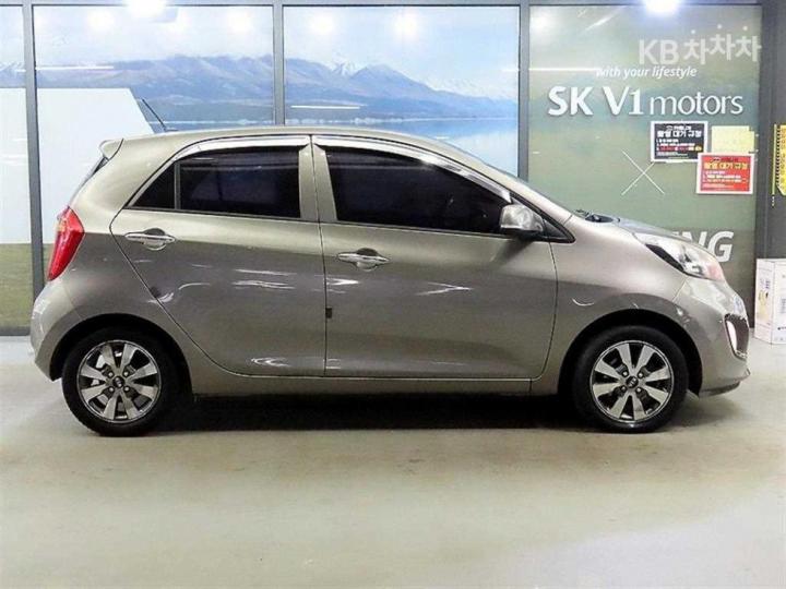 Kia Morning Deluxe Trendy 4