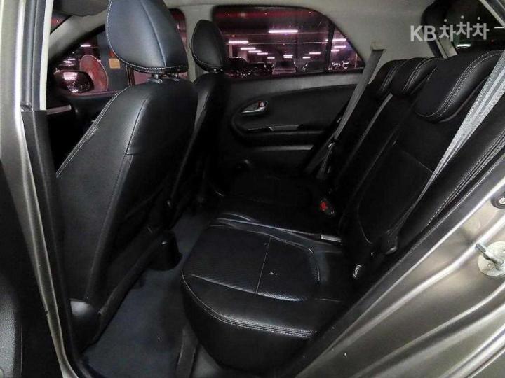 Kia Morning Deluxe Trendy 8