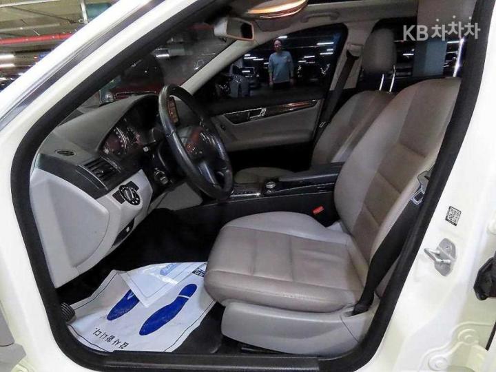 Mercedes-Benz C-Class New C230 Avantgarde W204 7