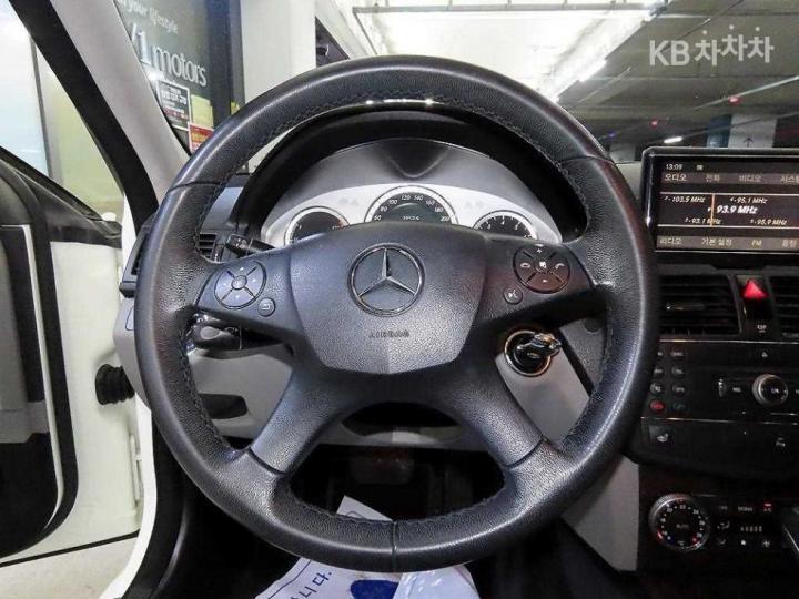 Mercedes-Benz C-Class New C230 Avantgarde W204 9