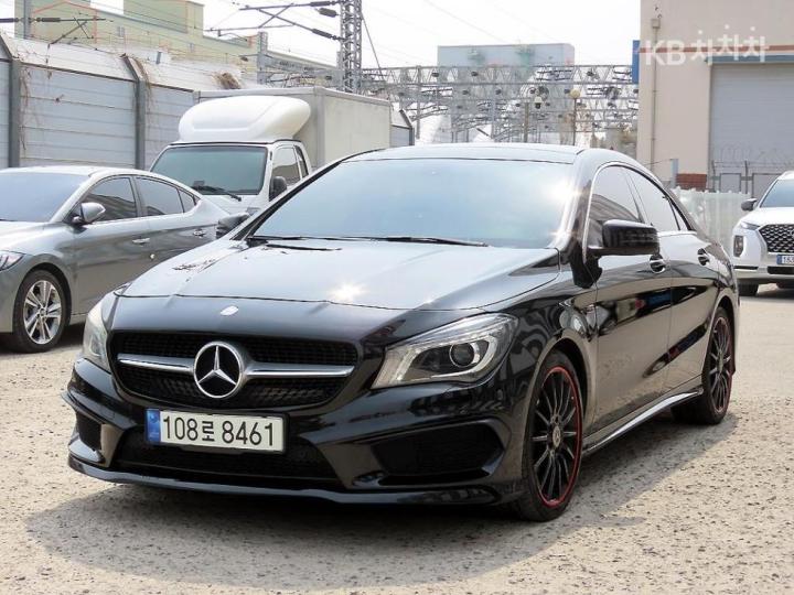 Mercedes-Benz CLA-Class CLA250 4Matic C117 3