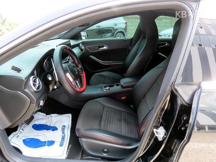 Mercedes-Benz CLA-Class CLA250 4Matic C117 6